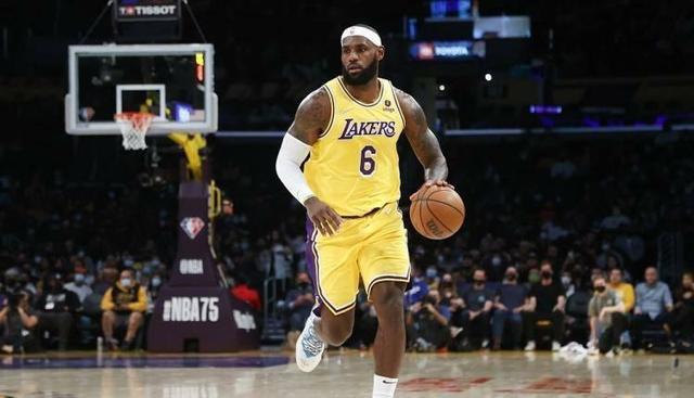湖人队|NBA常规赛：战力喷火，詹姆斯卷土重来，湖人射落火箭