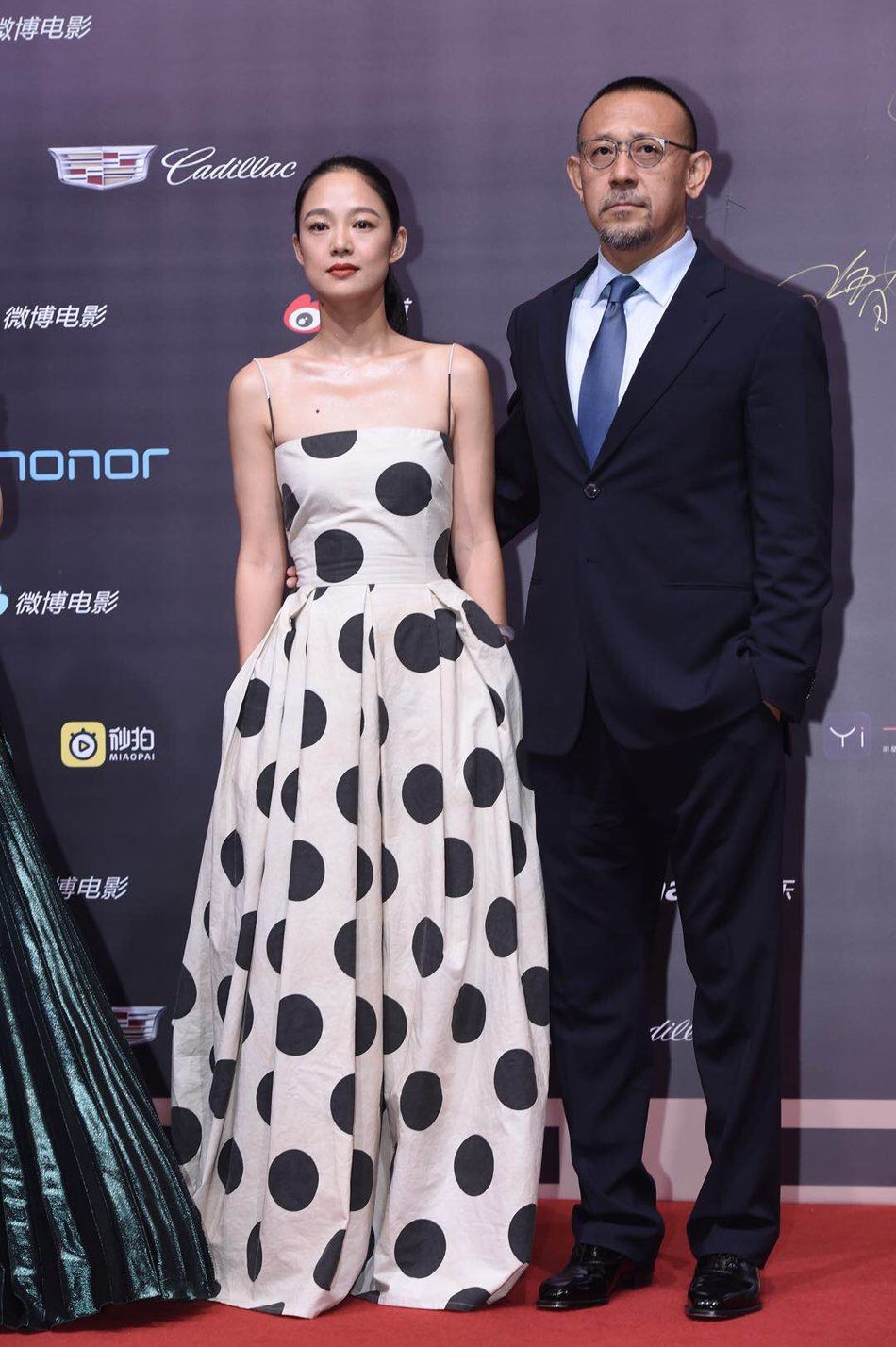 许晴|许晴周韵同框差10岁却像同龄，一个风情一个高冷，气质差别真大