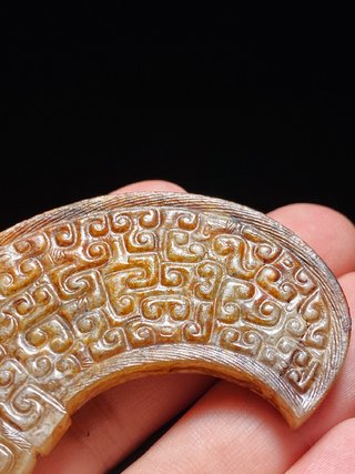 和田玉籽料|春秋 和田玉籽料受沁 龙形冲牙 玉觿 挂件 把件