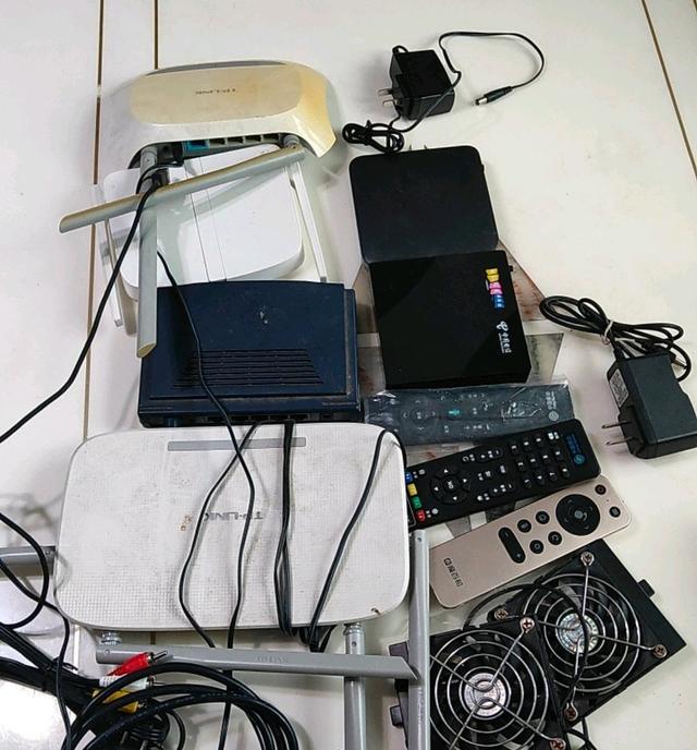 路由器|路由器别放在“这3个”位置，否则百兆网速也会“卡”？望周知！