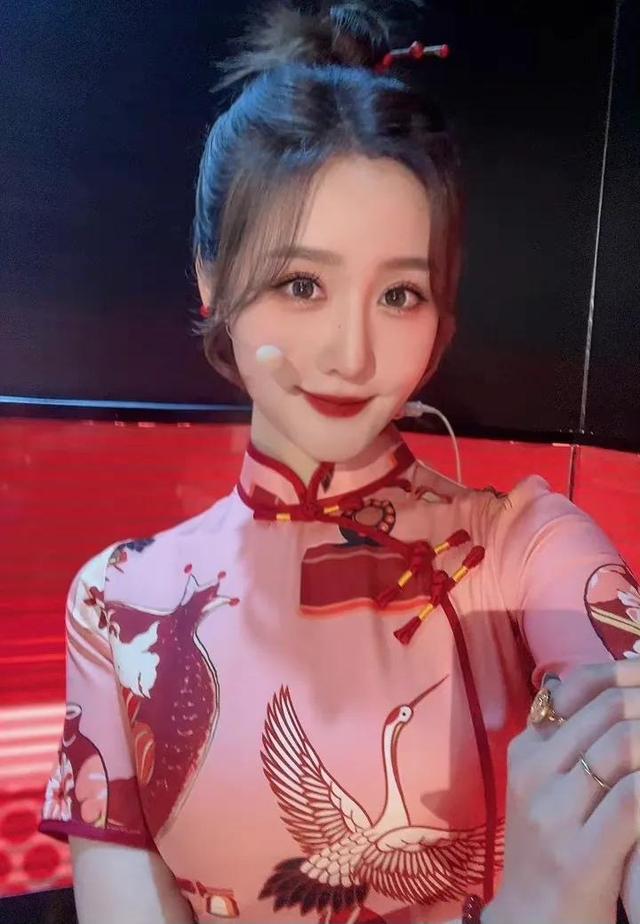 |谈起腾讯NBA女主播，就不得不提起小姨妈的大名了，你更喜欢谁？