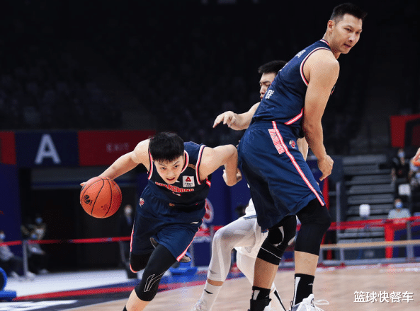 广东男篮|广东狂轰37比17开局！威姆斯0分0板杜锋却笑了 还没出汗就赢了？