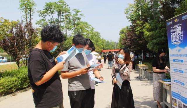 hr|“狗有4条腿,20条狗呢”?研究生:80!HR:不好意思你不合适