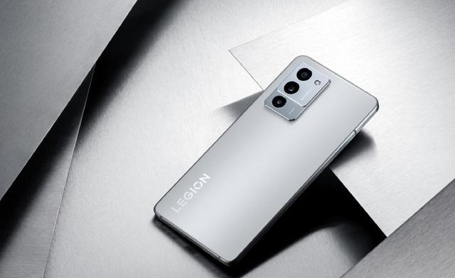 龙芯|手机性能排行:小米12SUltra竟然没上榜,华为下次应该会上榜