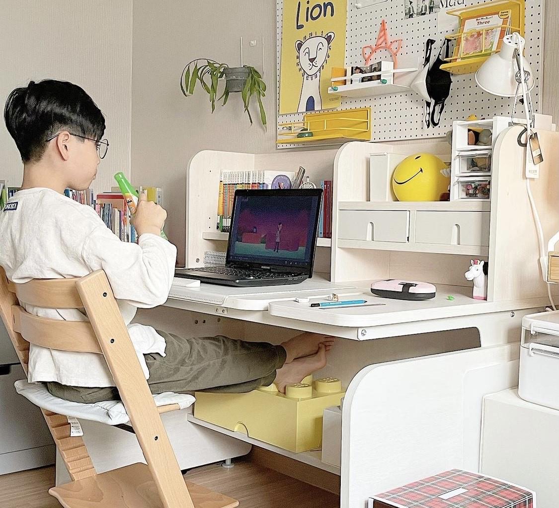 这位韩主妇,一天带俩娃,她依旧让屋子干净不乱,这生活真的棒!