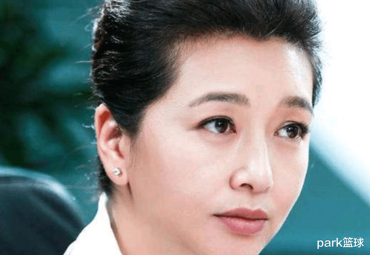 江珊|偶遇五十四岁江珊排队做核酸待人亲切