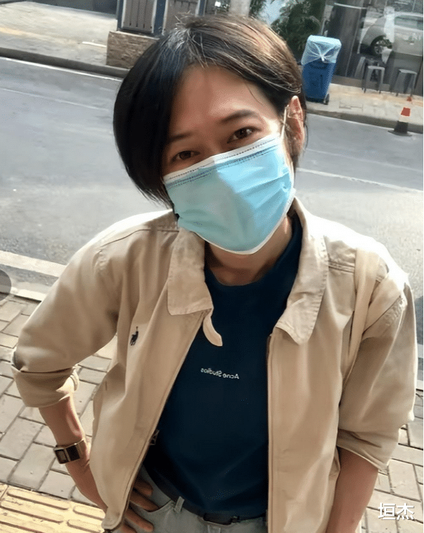 挪用公款|知名歌手撕前女友，曝其出轨挪用公款，还同时跟10个男人发生关系