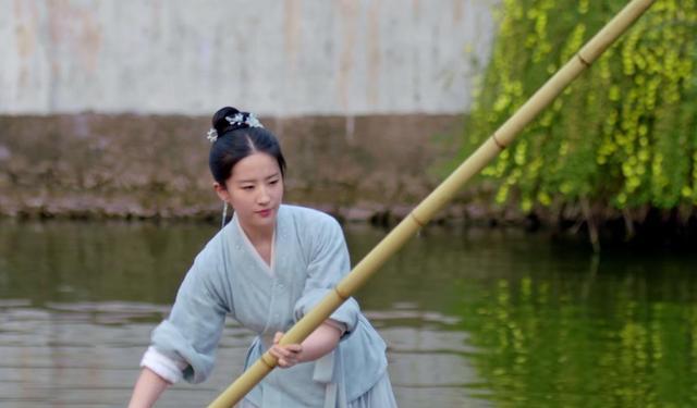 刘亦菲|《梦华录》首播热度破9，刘亦菲用美貌狙击观众的心，口碑两极分化