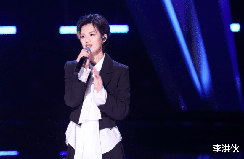 中国好声音|《好声音》冠军梁玉莹衣锦还乡，村民举办欢迎仪式，父亲一脸骄傲