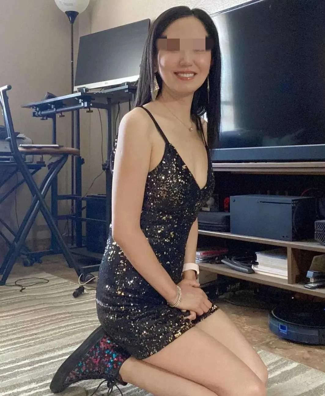 美女被已婚爸爸相中,展开猛烈追求,不料女子45岁,男子: 我愿意
