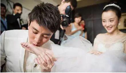 李小璐|继李小璐视频曝光后，又流出新瓜？