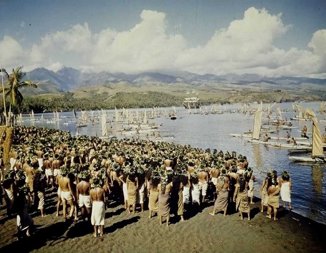 景甜|塔丽塔:大溪地混血美女,19岁遇到马龙白兰度,做了他43年的情人