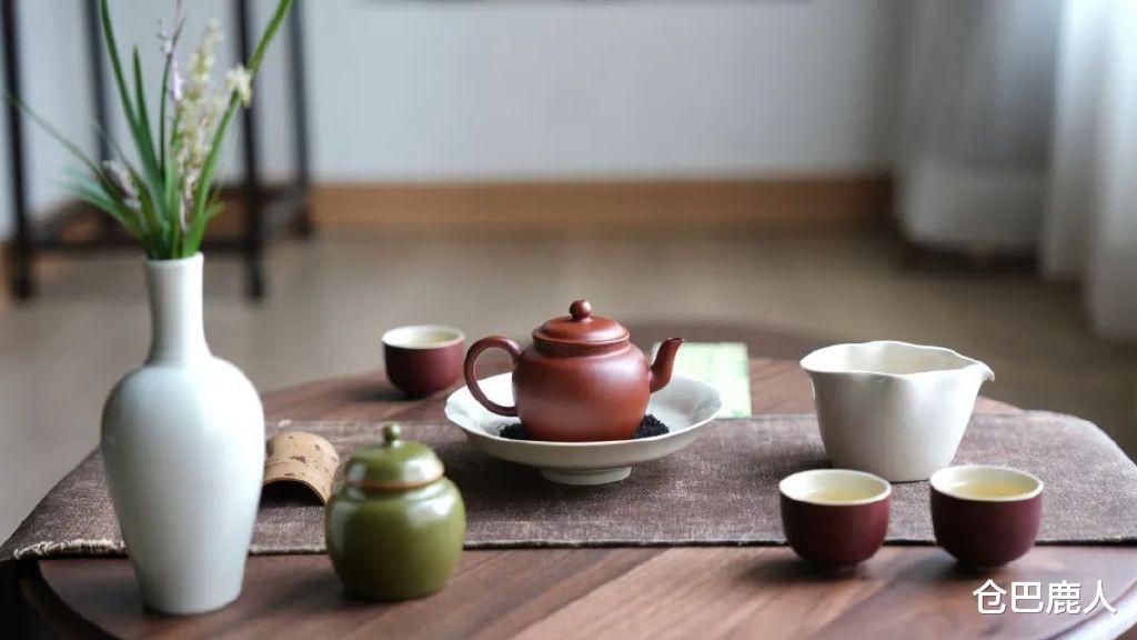 一边行走,一边奔跑