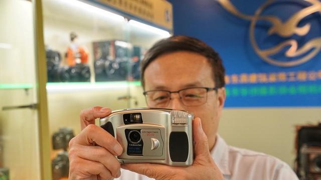 数码相机|中国生产数码相机吗？1998年海鸥牌数码问世，后来怎么搞没了