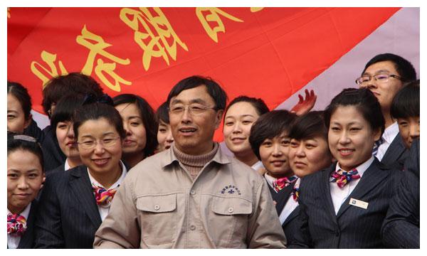 广西男子无偿献血6.6万毫升，2013年患病需50万，4家红会捐了1万6