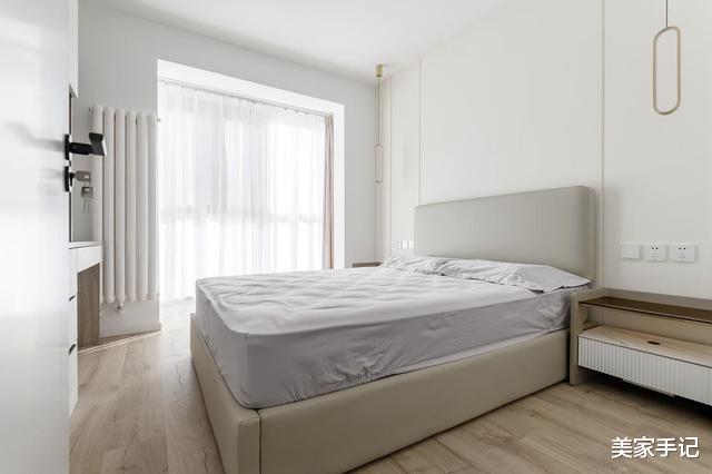 越来越多人不吊顶,不做背景墙,看看她家,明亮宽敞,以后照着装