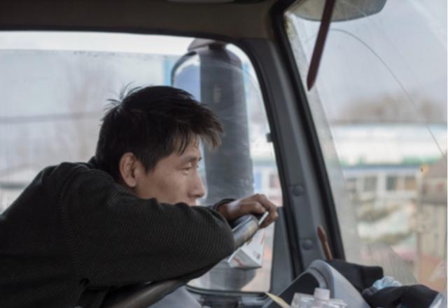 “夫妻车”成为大货车的主流?他们都是真夫妻吗?内行人道出实情