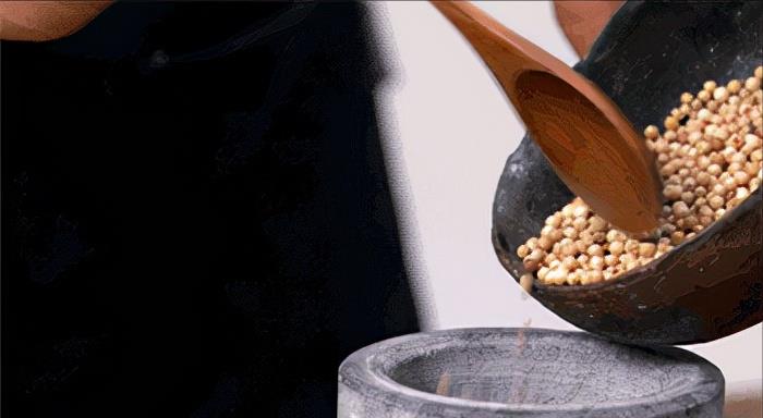 美丽|姜黄素吃了无效?《自然》杂志的一篇研究:姜黄素并没有什么效果