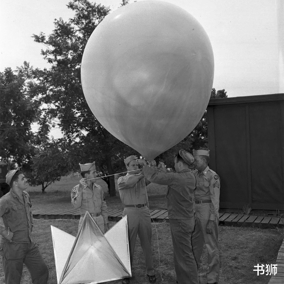 1947年,人类曾捕获外星人?美极力否认,网友们却找出了蛛丝马迹