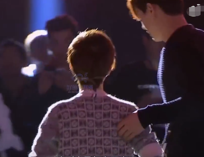 郭敬明|郭敬明的好舌头赢得了李成儒，却被北大教授的修养重重打脸！