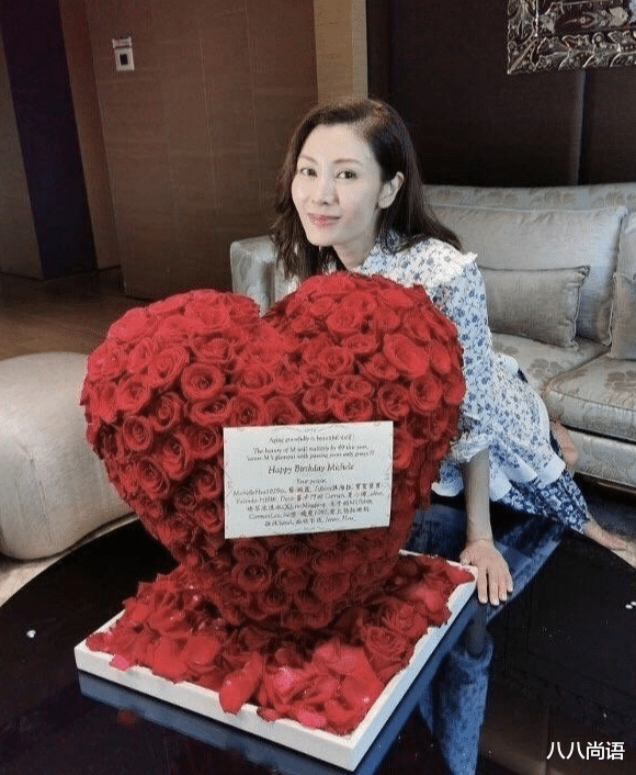 李嘉欣|李嘉欣病情太突然，此前与何超琼出席同场活动，还能否闪耀豪门圈