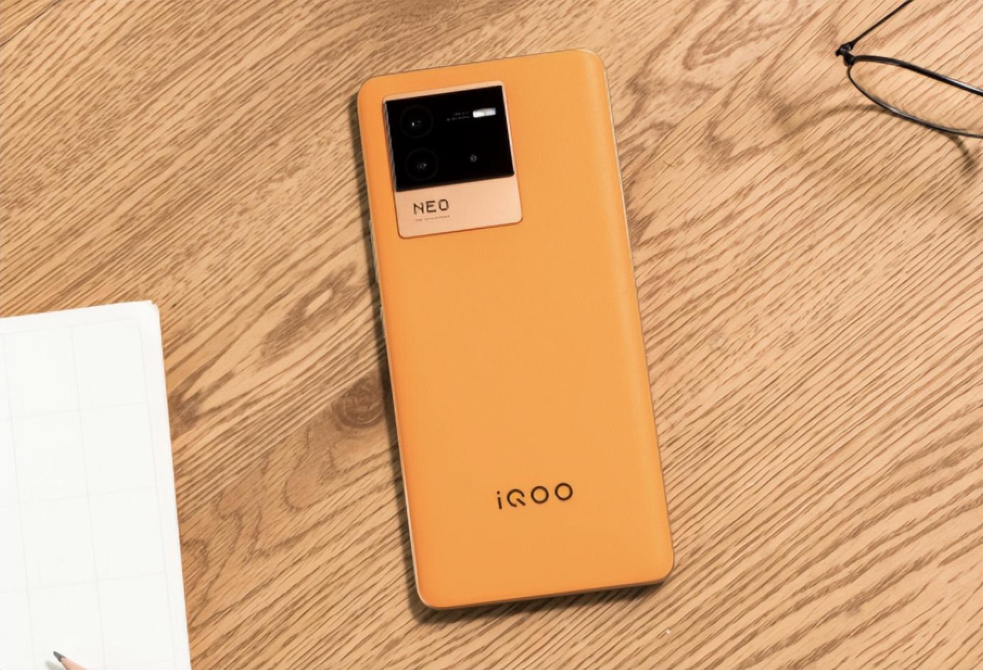 iqoo|目前性价比最高的12+256GB手机，可以考虑这三款，轻松用到2026年