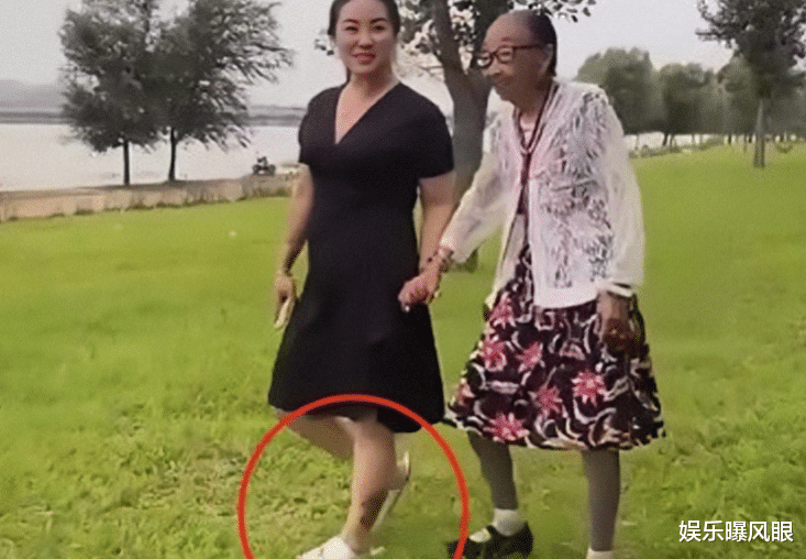 胡先煦|老来得子？李玉成“新欢”小腹隆起疑似怀孕，腿上纹身引争议