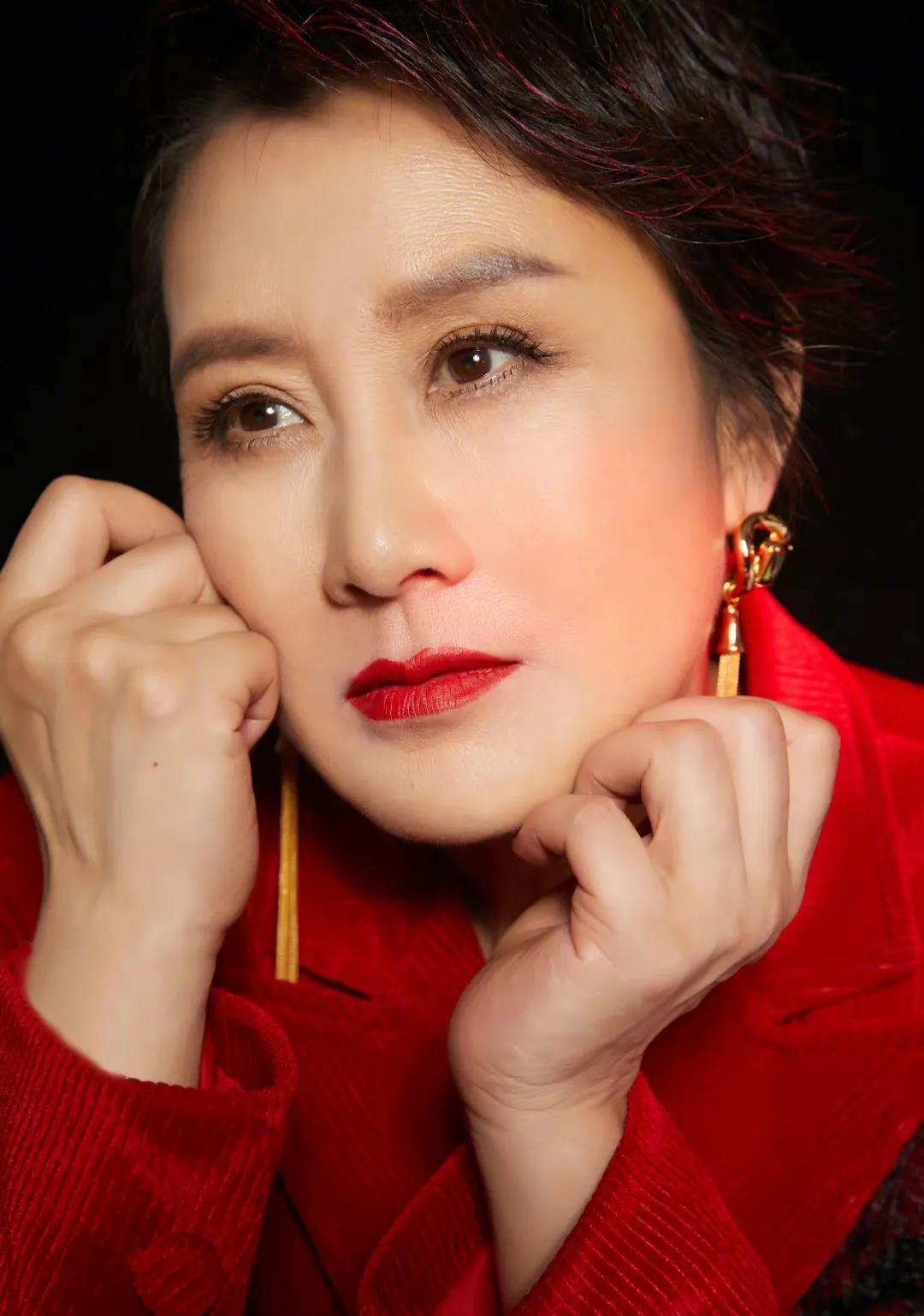 张凯丽|夫妻恩爱婆媳和睦，女儿温柔可人，张凯丽为什么这样幸运？