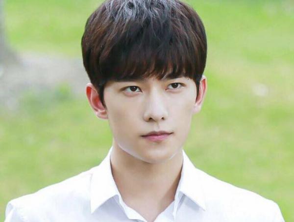 杨洋|杨洋主演的剧都很火，但真正的爆款只有五部，剧本和搭档都很重要