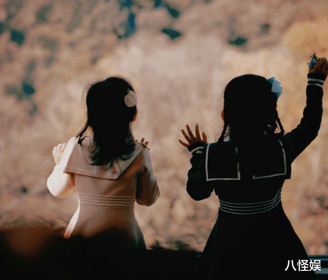 谢娜|张杰直播与谢娜甜撒糖,在家带娃给跳俏讲故事陪她们唱歌,好温馨