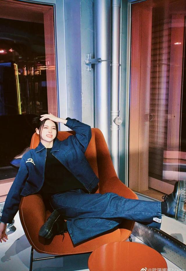 欧阳娜娜 想要暖暖的氛围感，当然要看欧阳娜娜啊