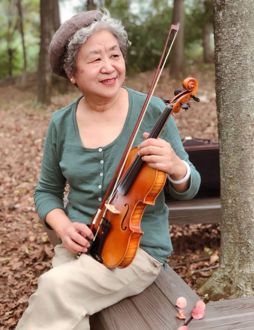 腮红 真正能优雅到老的女人,除了妆容要得体,高级耐看的发型才是关键