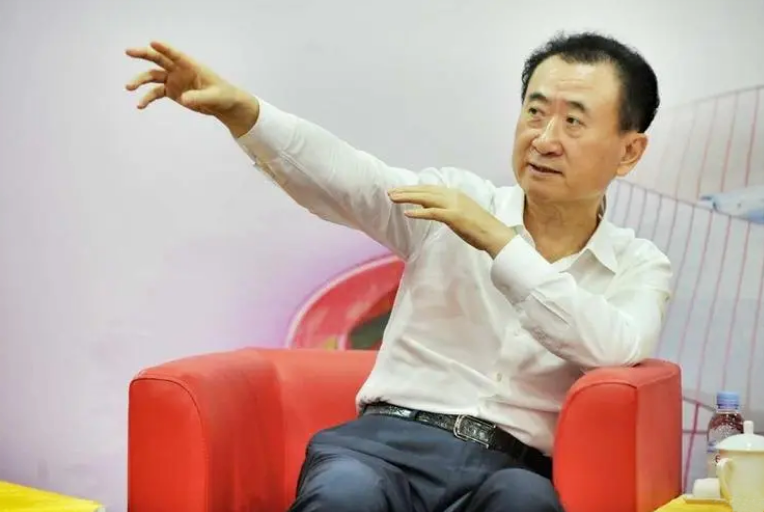 王健林|王健林:给百岁父亲尽孝,为大龄儿子的婚事而焦虑