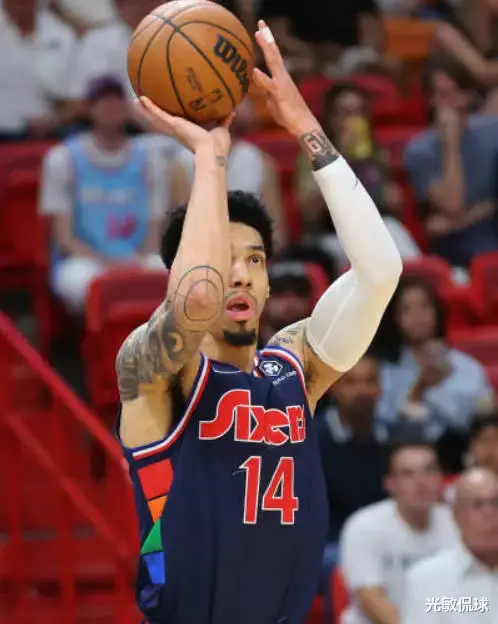 76人队|76人不敌热火，大比分2-0落后。全队正负值只有一人是正数！