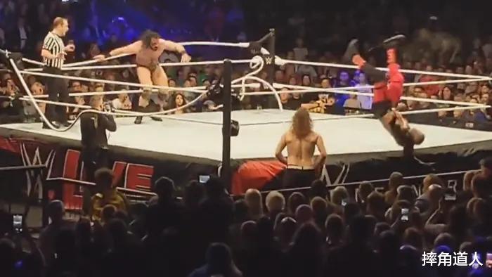 wwe|WWE双打冠军统一战再升级？NXT十余名选手及裁判突遭解约！