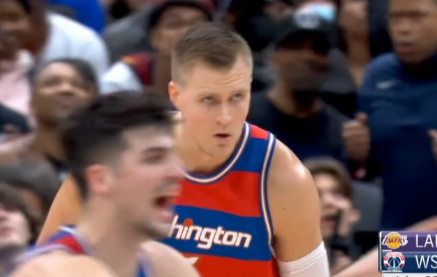 疯狂|NBA疯狂个人秀！末节爆砍16分，击碎詹皇之夜，全场沸腾欢庆