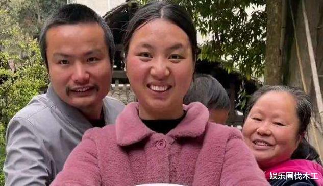 短视频|粉丝晒到牛爱芳夫妇家做客视频，豪车豪宅是假的，是否怀孕却未知