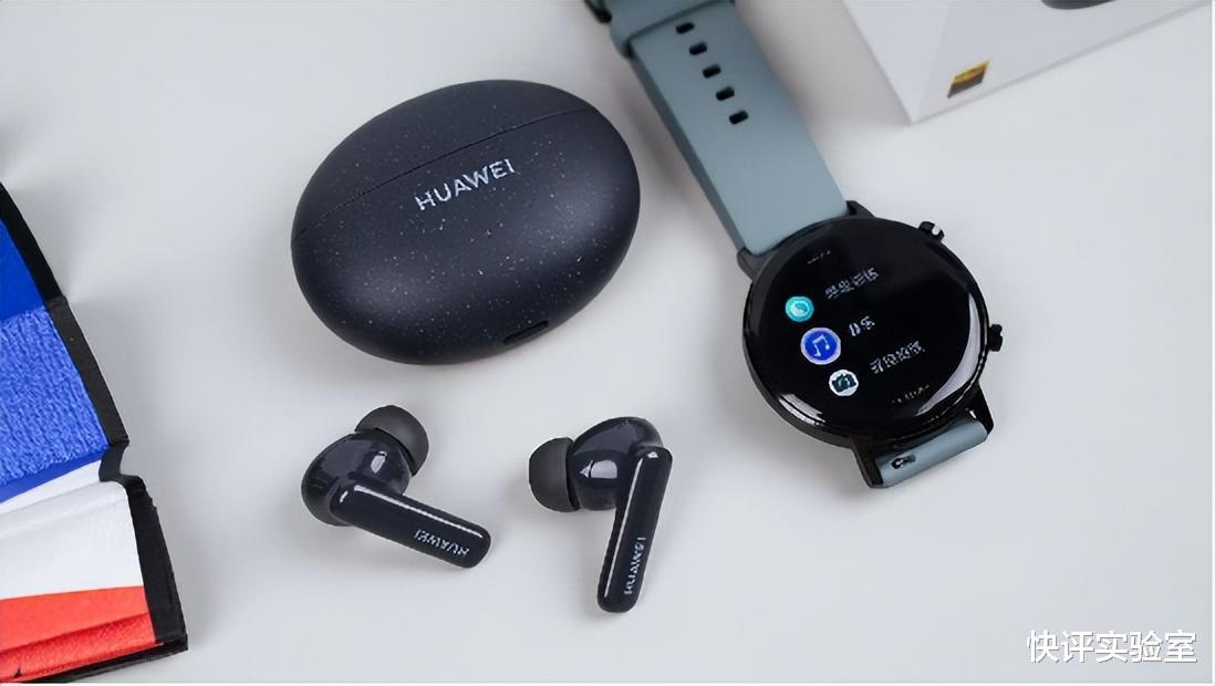 |智能设备“集邮”的快乐试过都懂!双12华为FreeBus 5i组局