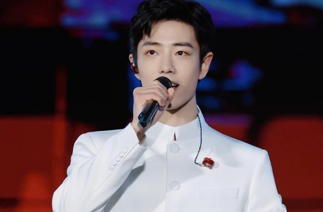 肖战|肖战新代言打破规则!《圣罗兰》再度置顶肖战,得到本人回应