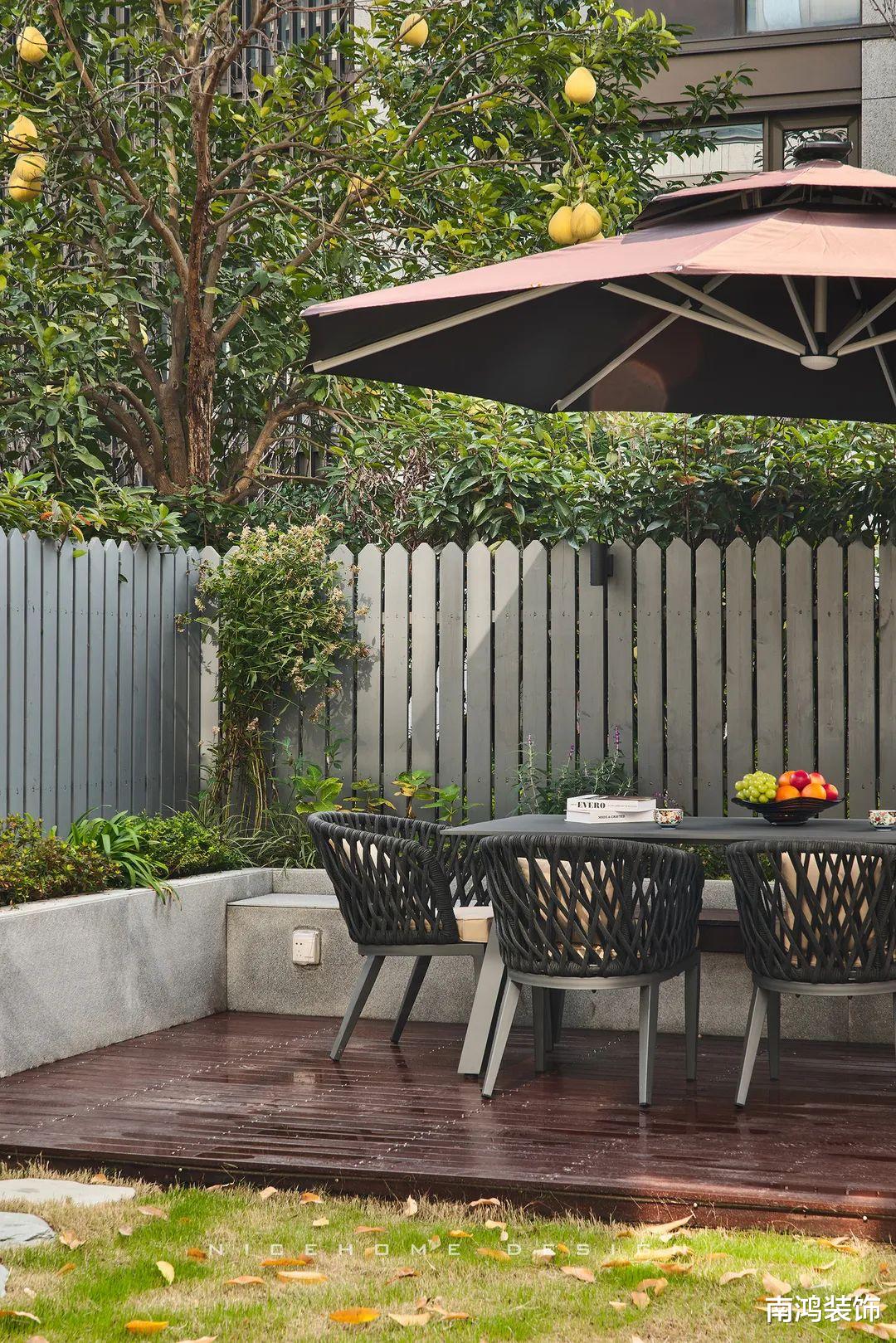 143㎡现代风排屋,灰色外壳下的精致与舒适