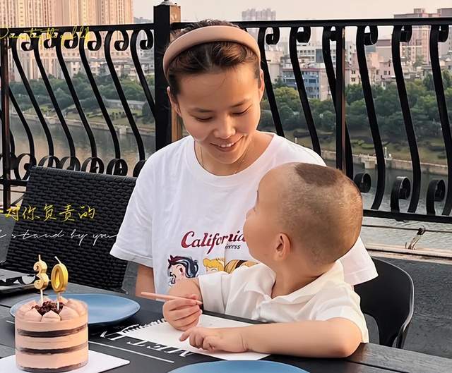 键盘侠|彻底怒了?熊磊视频晒近照配音怒怼网友,称看不惯键盘侠煽风点火