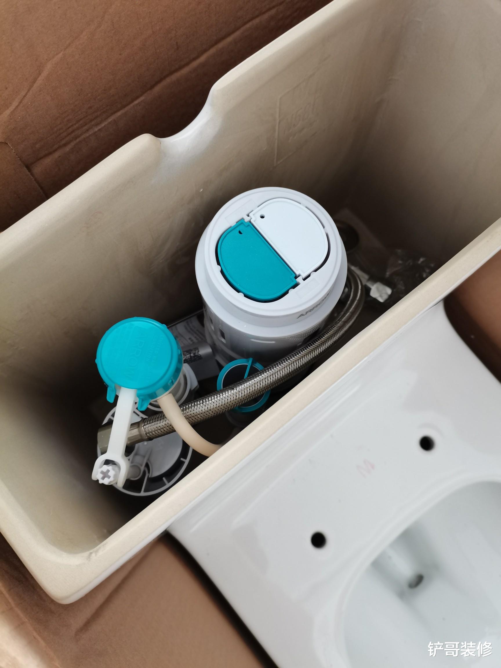 买马桶,选虹吸还是直冲好?很多人不懂,难怪马桶堵塞还有味!