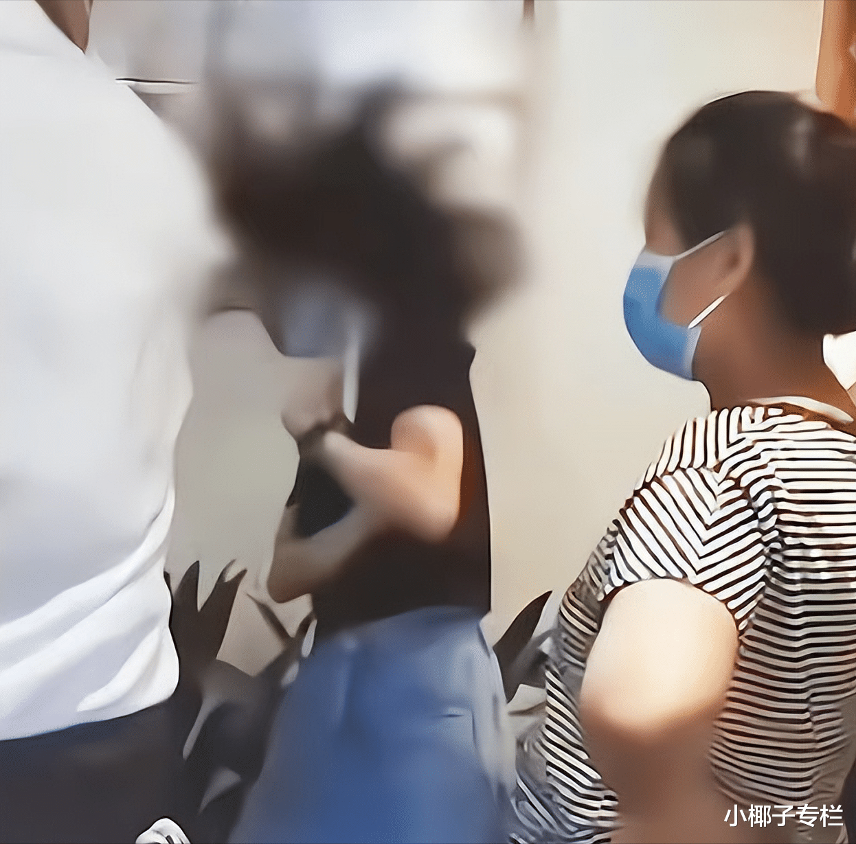 看了珠海被扇耳光的女业主,我才懂日薪208万的明星考编为何惹众怒