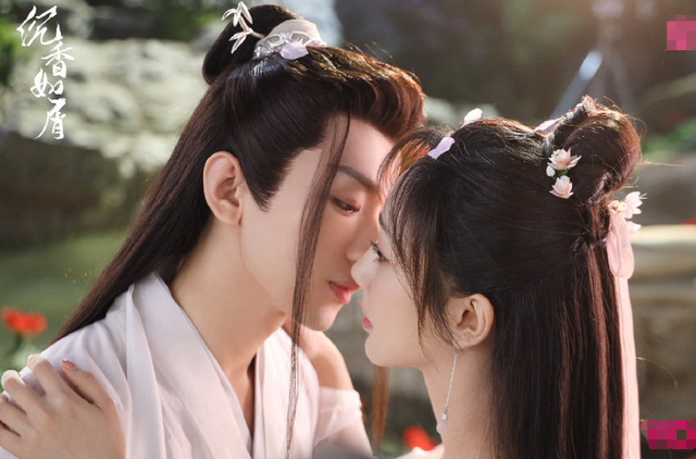 沉香如屑|出道多年不红的她，今在《沉香如屑》饰演深情的花妖终于破圈！