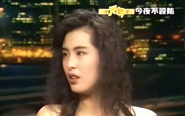 王祖贤|55岁王祖贤近况曝光，优雅自然地老去！一生错爱2人学佛悟透人生