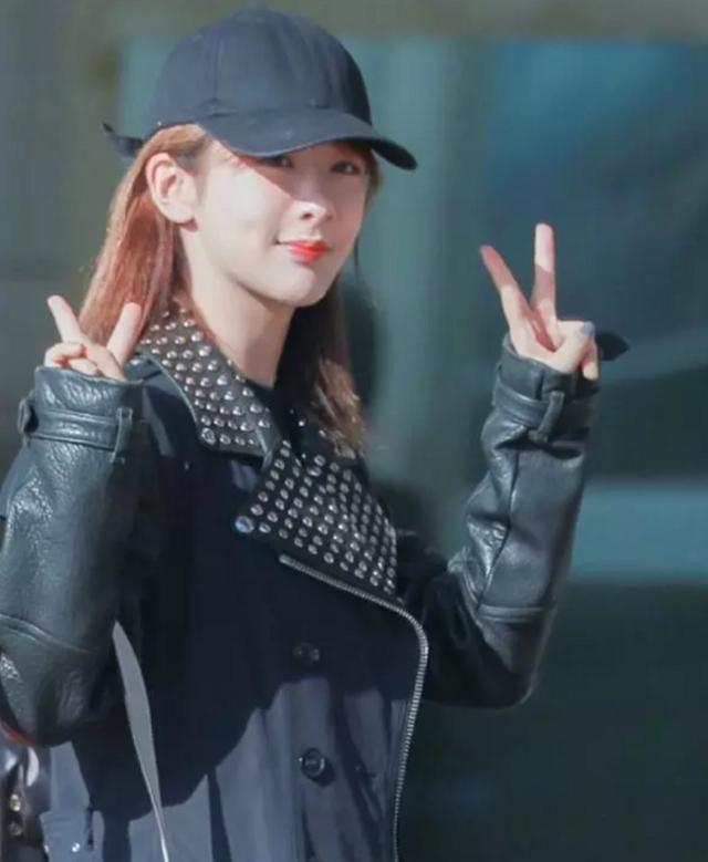 |人红是非多,杨紫因为发色受质疑,整容话题再被提起