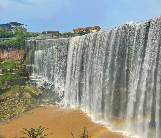 黄果树瀑布|广安岳池县低坑大瀑布：亚洲第一宽，是怎么形成的？