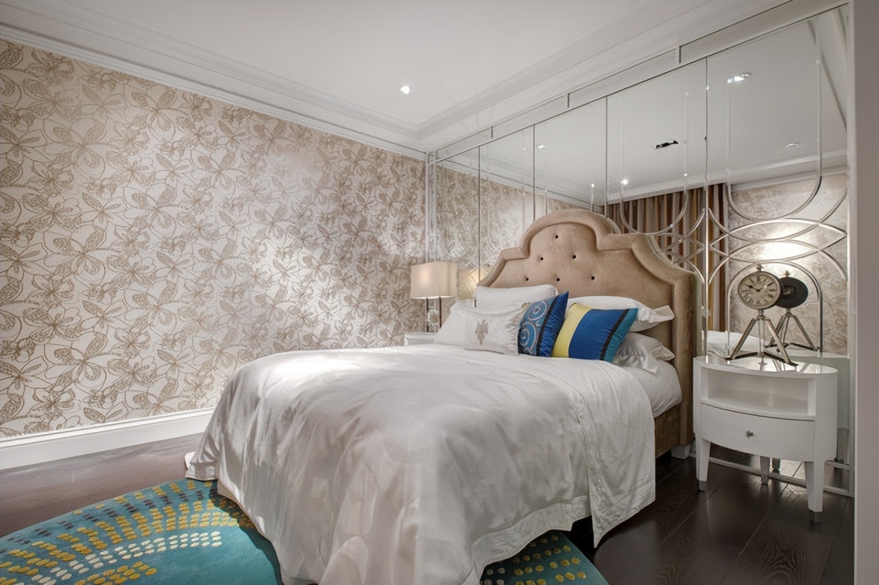 137平古典三居室端正稳健,富于变化体现出中国传统美学精神