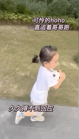 应采儿|应采儿晒儿子相处日常,弟弟追着喊“Jasper”,被哥哥摸脑袋好暖