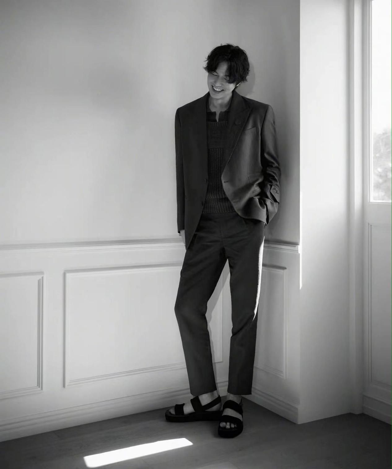 李敏镐|李敏镐转型还是失败了，全新风格激不起水花，全靠不老颜值在撑着